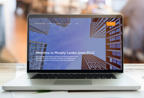 EDIT_feeling-relax-laptops-desk-workspace-coffee-cafe-with-morning-light-blur-team-discussion-background_580x393